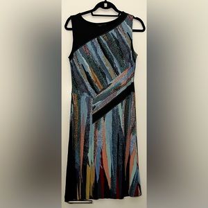 BCBG sleeveless knee length knit print dress. Size M
